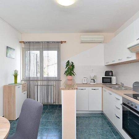 Apartments Milka 2074 波雷奇 外观 照片
