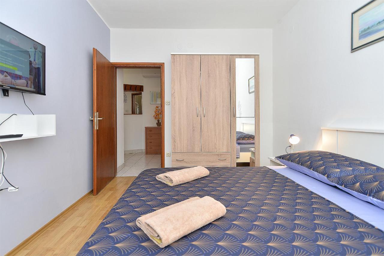Apartments Milka 2074 波雷奇 外观 照片
